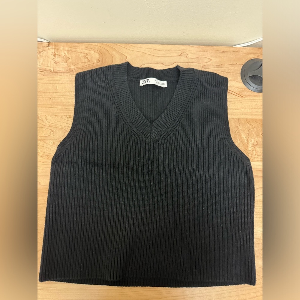 Zara black knit vest. Oversized.